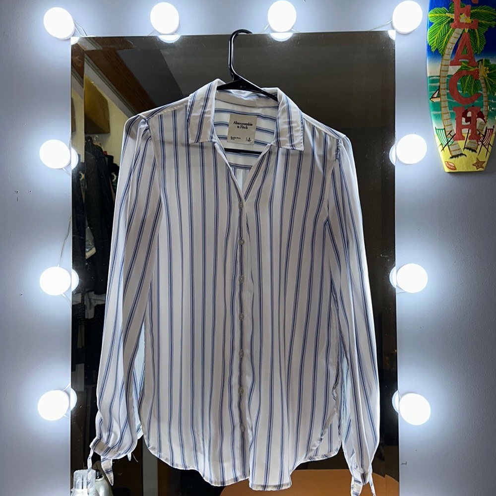 Abercrombie button front blouse with tie sleeve detail